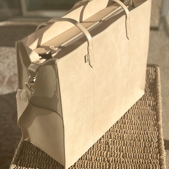 beige work tote
